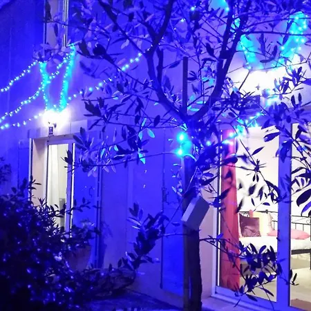 Mas Saint Julien Couette-café *
